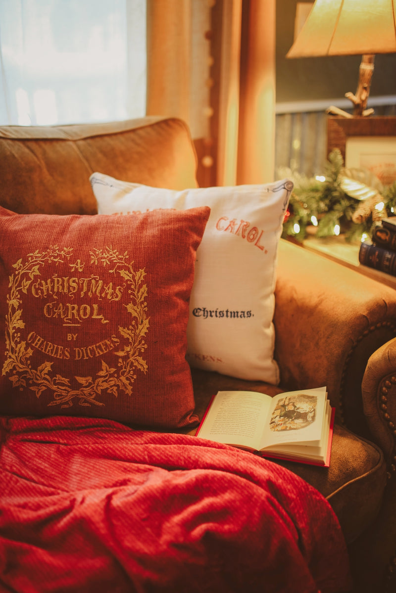 A Christmas Carol - Full Text - Throw Blanket