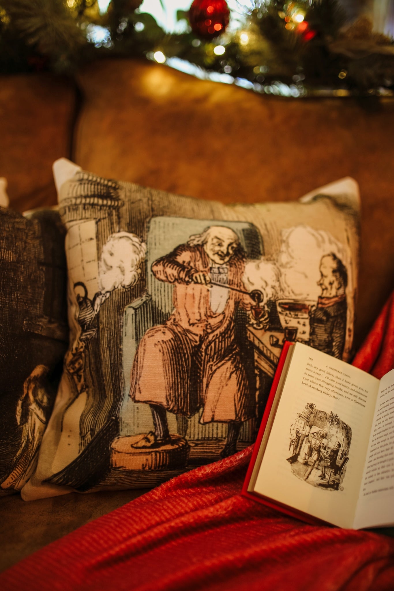 A Christmas Carol - The End of It - Premium Throw Pillow